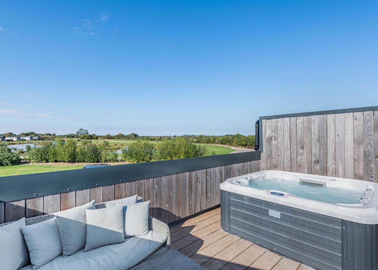 Burgh le Marsh Home Farm Park Luxury Barns المظهر الخارجي الصورة