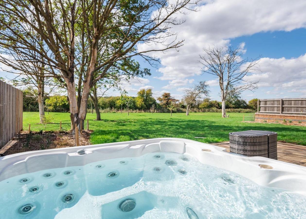 Burgh le Marsh Home Farm Park Luxury Barns المظهر الخارجي الصورة